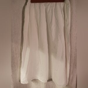 Universal Thread white eyelet skirt womens size small lined and pockets!